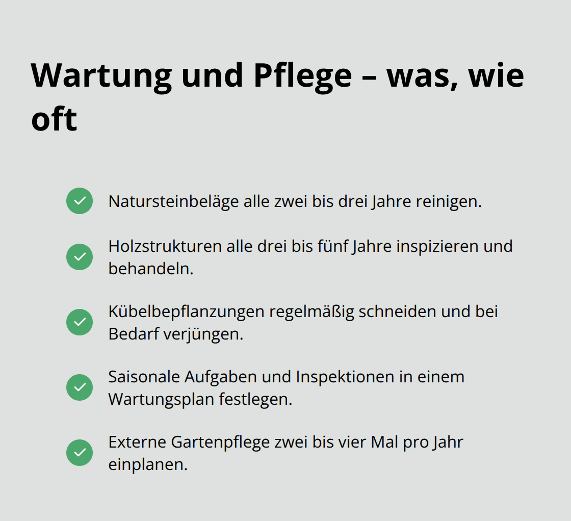 Überblick über Pflegeintervalle und Wartungsaufgaben - Exklusive Außenraumkonzepte Planung